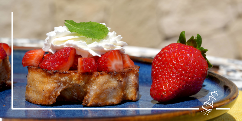 torrijas madrid mit erdbeersalat