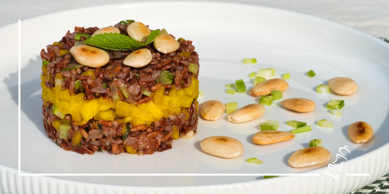 reissalat aus rotem basmatireis